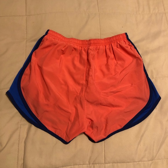 women’s nike shorts - Picture 3 of 6